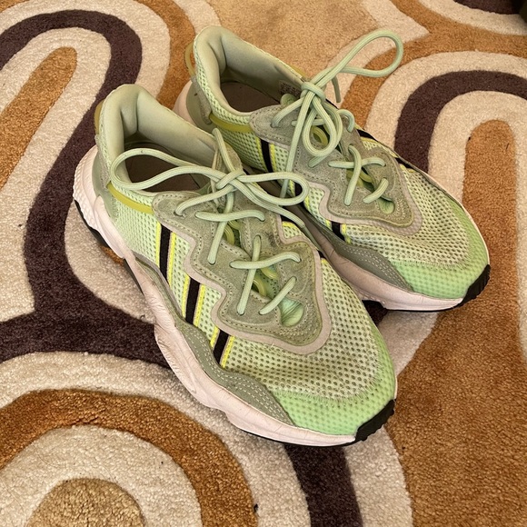 adidas ozweego glow green